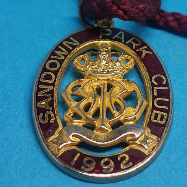 Sandown Park Horse Racing Members Badge - 1992