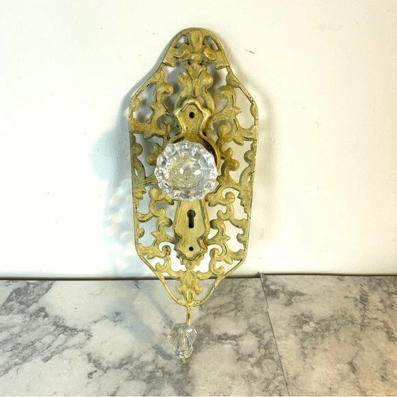 Wall Mounted Double Hook Door Knob Skeleton Key Hole Metal 13” Distressed Decor