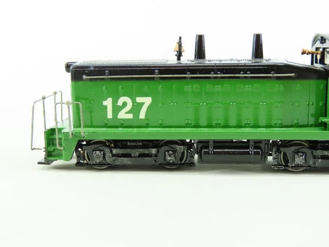 HO Scale Athearn BN Burlington Northern EMD SW7 Diesel #127 2
