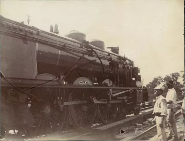 France, Locomotive sur la Travée du Pertuis  Vintage citrate print. Tirage cit