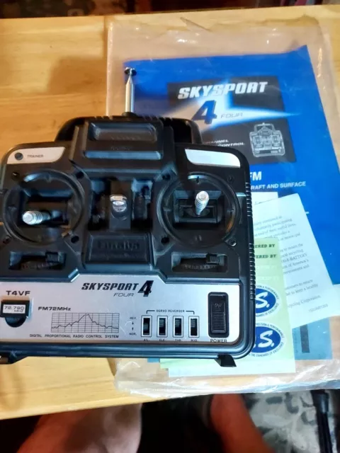 vintage FUTABA SKYPORT 4VF-FM RADIO CONTROL SYSTEM. 72.790MKz.