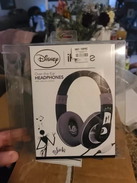 Nightmare before Christmas Ihome Headphones Hot topic Exclusive NIB