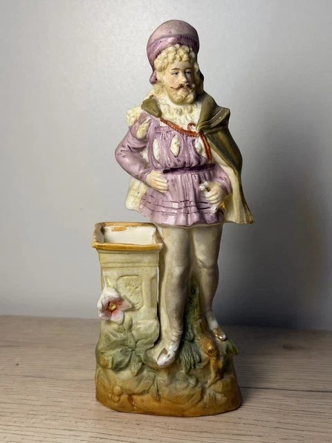 Statue Figurine En Biscuit Peint - Jeune Homme Au Panier Et Bonnet - Décoration Vintage Française