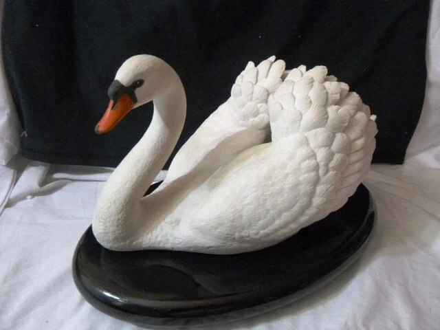 Franklin Mint “The Royal Swan” by Ronald Van Ruyschwett