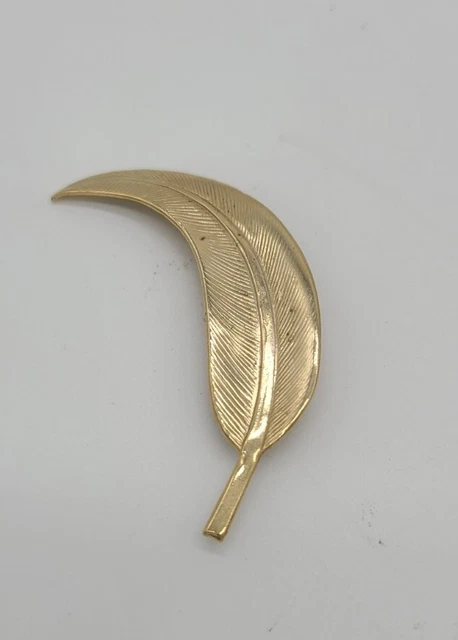 Vintage Single Leaf Feather Brooch Pin Gold Tone Textured 2.25"