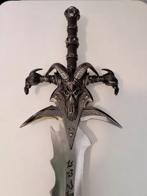 Frostmourne Replica - Warcraft - The Lich King Arthas' Weapon! 46" Metal Sword