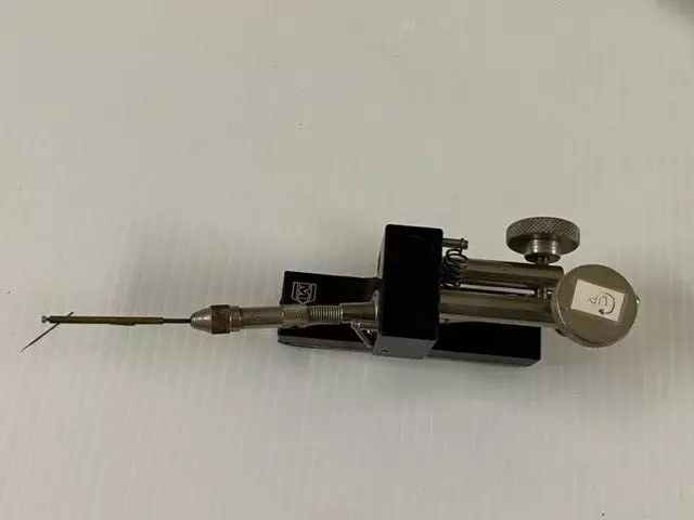 MM Micro-Manipulator 424 Probe Positioner Manipulator