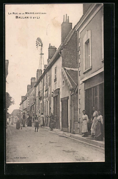 CPA Ballan, La Rue de la Mairie