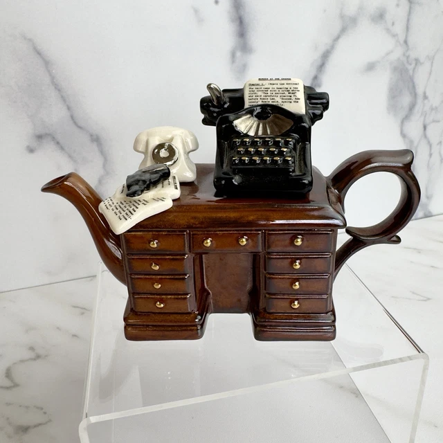 RARE VINTAGE PAUL Cardew Crime Writer Desk 3D Teapot “Murder at