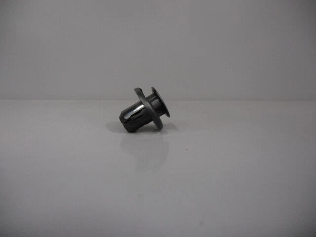 Genuine Toyota Grille Assembly Clip 90467-09185