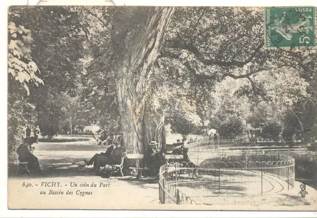 Vichy - Un coin du parc au bassin des cygnes