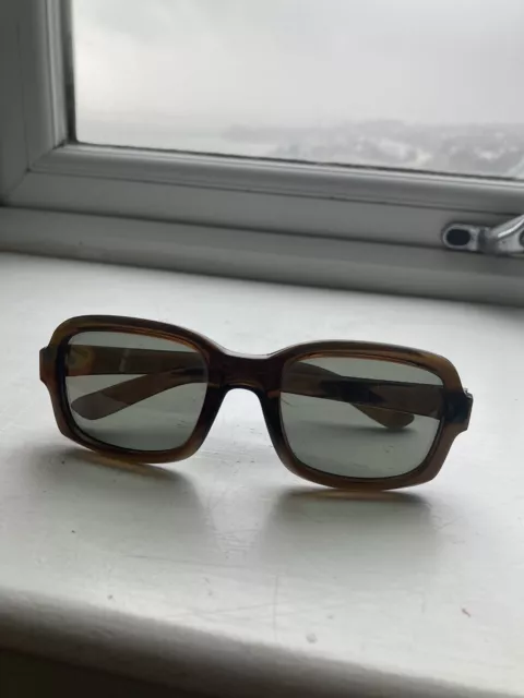 Vintage Unisex Brown Polaroid 8382  Holland Sunglasses Rare summer retro