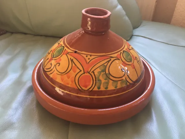 Tajine, der marokkanische Gartopf, große Ausführung, Terrakotta glasiert