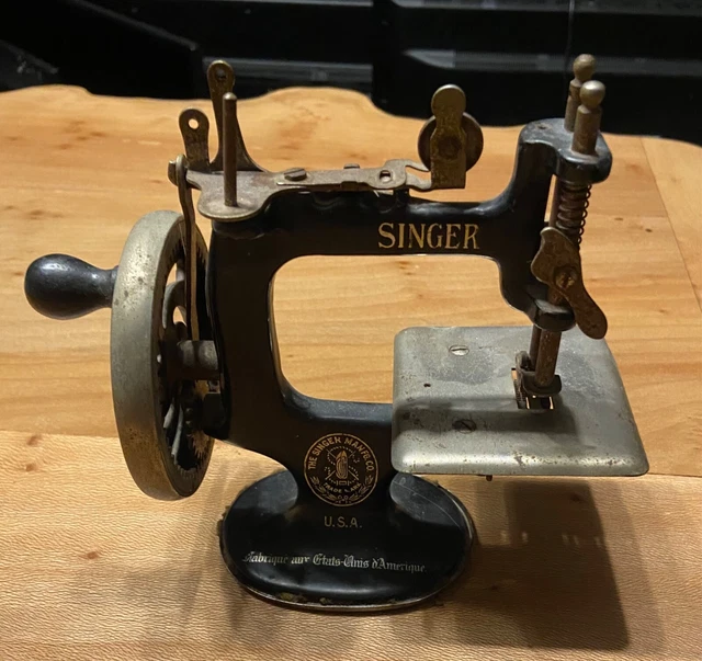 Machine à Coudre NEW HOME Vintage 1918 – Fer Fondu, Massachusetts, Rare