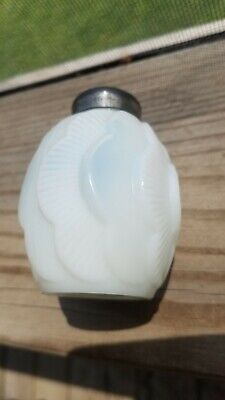 Vintage White Opalescent Art Glass Shell Fan Pattern Salt Shaker