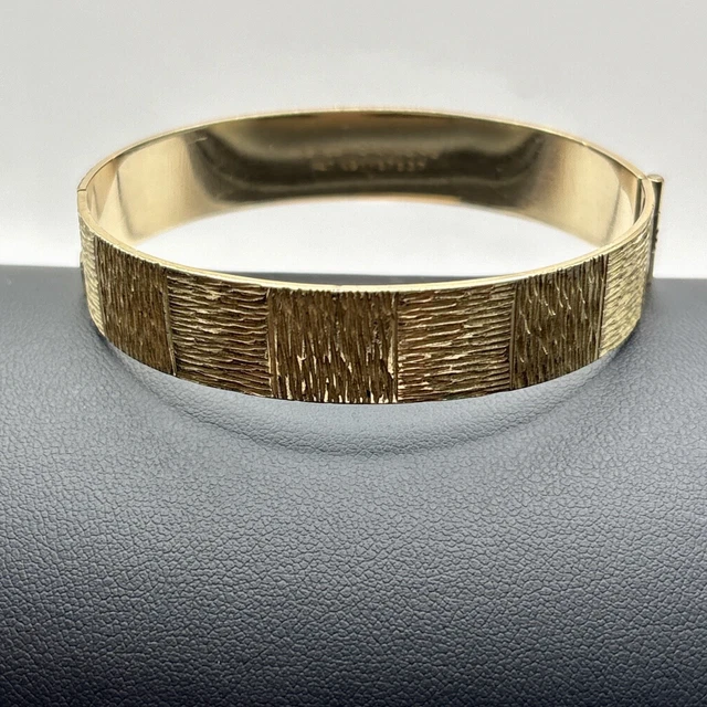 Gorgeous 9Ct Metal Core Rolled Gold Bangle With Adjustable Clasp 21 Grams