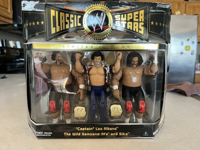 WWE Jakks Classic Superstars The WILD SAMOANS Afa and Sika with Lou Albano Bend