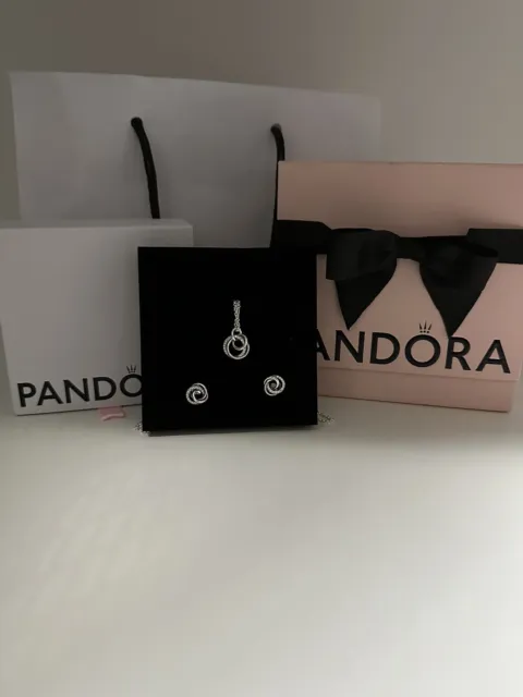 Pandora Family Always Encircled Gift Set (includes Gift Bags/boxes)