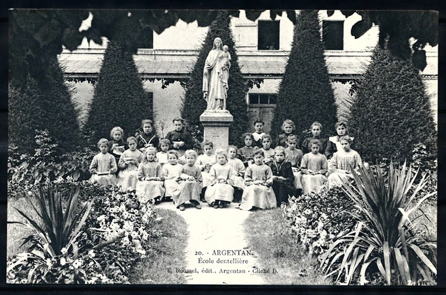 [CPA1120] France, Argentan - Ecole dentellière - very nice old postcard