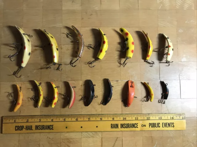 Vintage Flat Fish Lure Lot Of 16 Varying Sizes And Colors