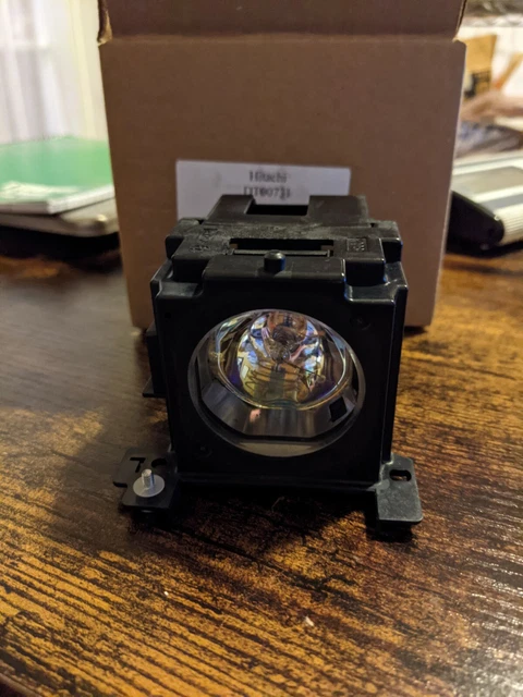 NEW SEALED Hitachi DT00731 Projector Lamp Bulb W/ Housing CP-X250 CP-S240 OEM