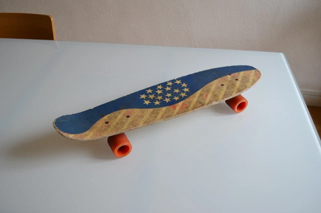 RARE *** SKATEBOARD SKATE FIBERGLASS COSMIC SPACE AGE ANNEES 70 OLD SCHOOL