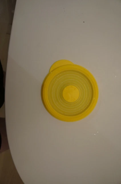 Boîte Tupperware Versailles Jaune, Couvercle Soleil, Vintage 1970, 17cm