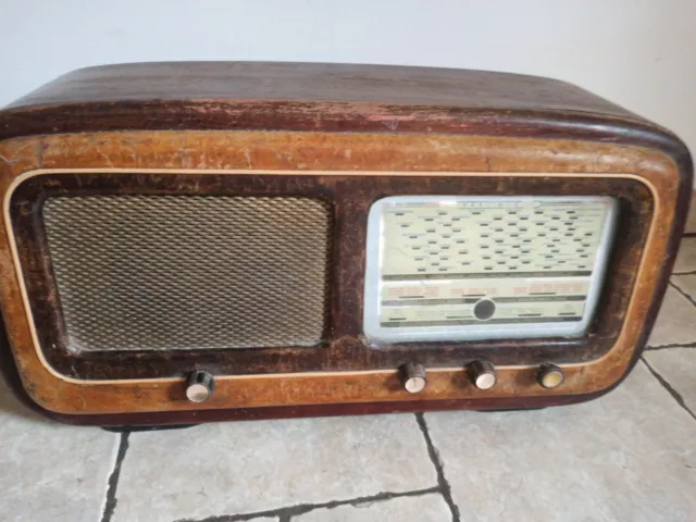 Antica Radio Allocchio Bacchini Mod. 426