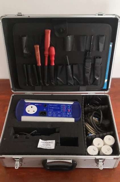 USATO First stop BattPat - Tester elettrodomestici portatili - con custodia Batt Pat