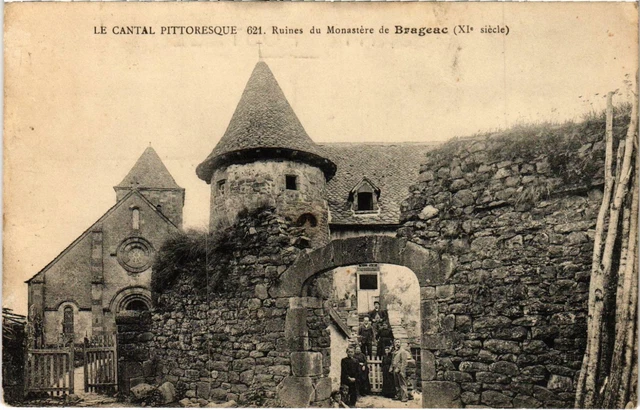 CPA Le Cantal Pittoresque Ruines du Monastere Cantal (101145)
