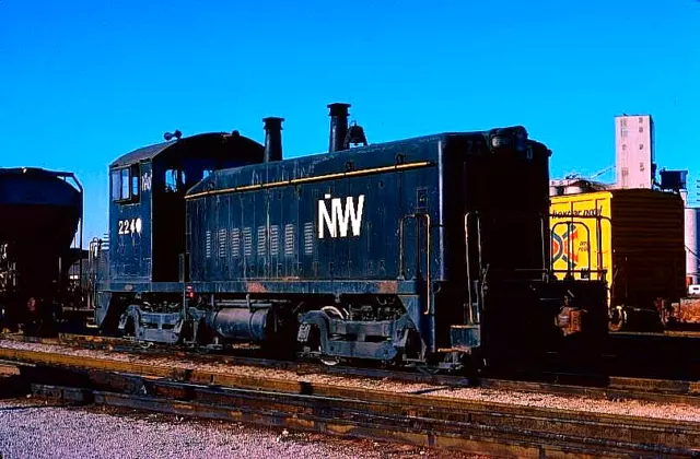 Original Kodachrome Slide Norfolk & Western Sw-9 #2240 Kansas City Jan. 1, 1978