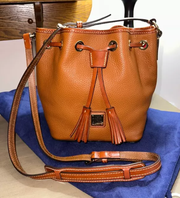 DOONEY & BOURKE Pebble grain leather Kendall crossbody bag purse Caramel EUC