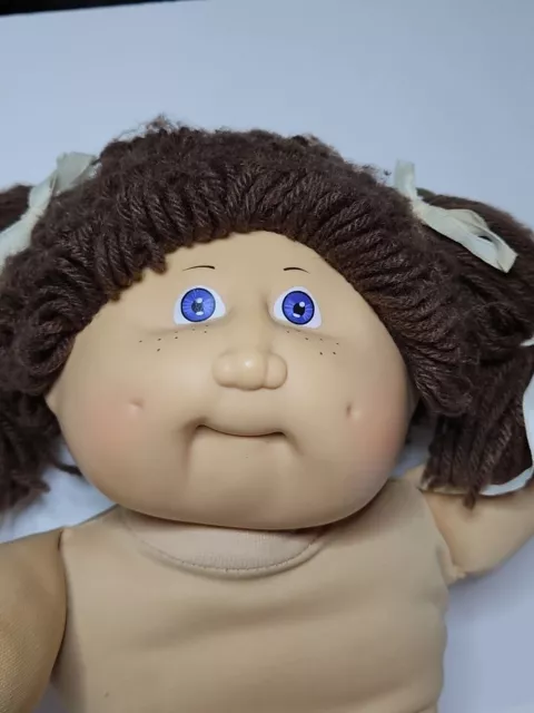 1982 Cabbage Patch Kid Brown Hair Blue Eyes Xavier Roberts Signed Tush Ponytails
