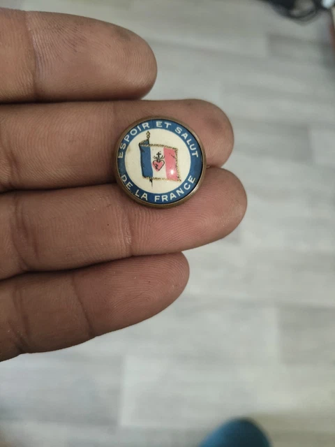 Insigne Broche Ancienne - Club De Navigation Liège Cap Ferret - Gironde - Émaillée
