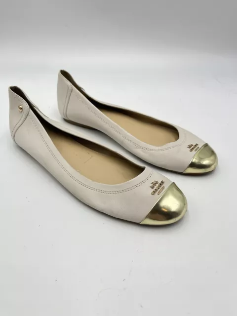 Coach Chelsea Shoes Women's 8.5 Bone Gold Leather Ballet Flats Logo Carriage