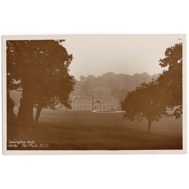 DONINGTON HALL Leicestershire RP Postcard, Unposted