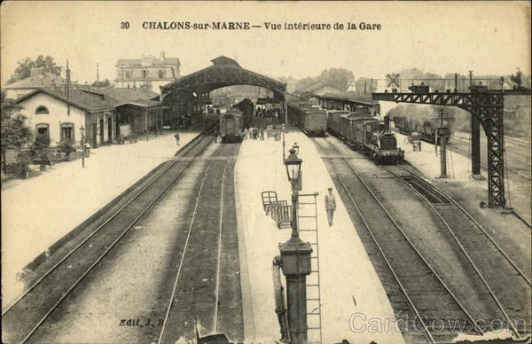 France Chalons-sur-Marne 39-Vue interieure de la Gare Postcard Vintage Post Card