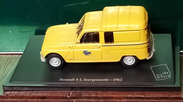 Musée De La Poste RENAULT 4L jaune Fourgonette 1962 avec son socle d origine TTB