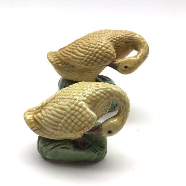 2 Vintage Mini Preening Geese Figurines Painted Porcelain 2" 2.5" Mud Duck Goose