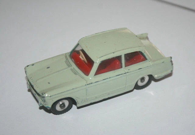 Dinky Toys - Triumph Vitesse - Miniature ancienne ( à restaurer )