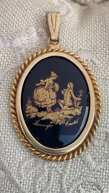 Ancien pendentif Limoges CASTEL porcelaine  Renaissance Franch antique jewelry