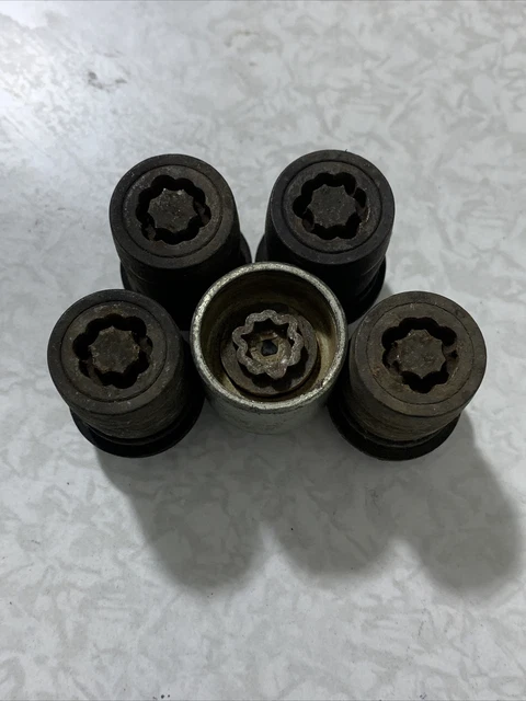 Toyota yaris locking on sale wheel nut key