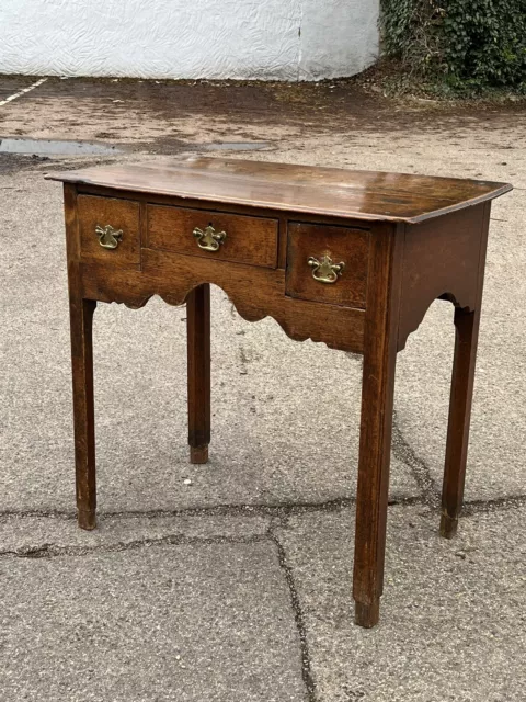 Early Georgian Oak Lowboy With Brass Handles 3