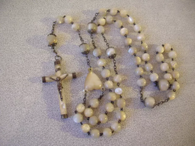 Ancien chapelet catholique en argent poinçonné grosses perles en nacre de 62 cm