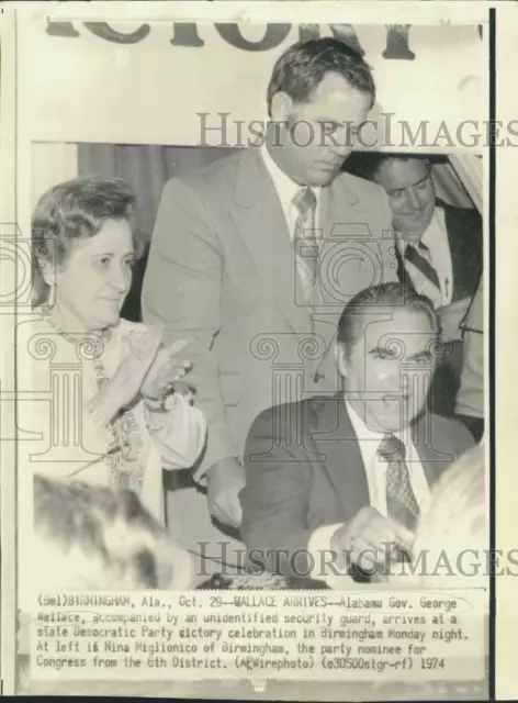 1974 Press Photo Governor George Wallace at Democratic Party victory celebration