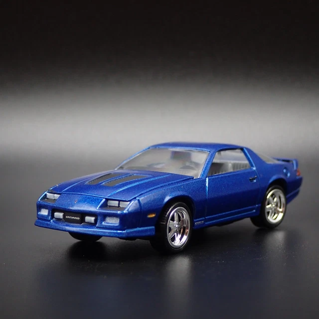 1989 89 CHEVY Chevrolet Camaro IrocZ Rare 164 Échelle Diorama Modèle