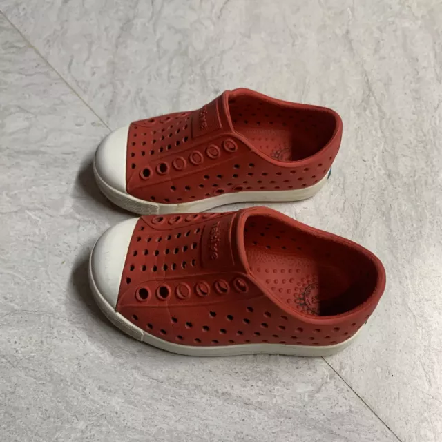 Native Jefferson Red shoes sz c5 Toddler Girls Boys 5