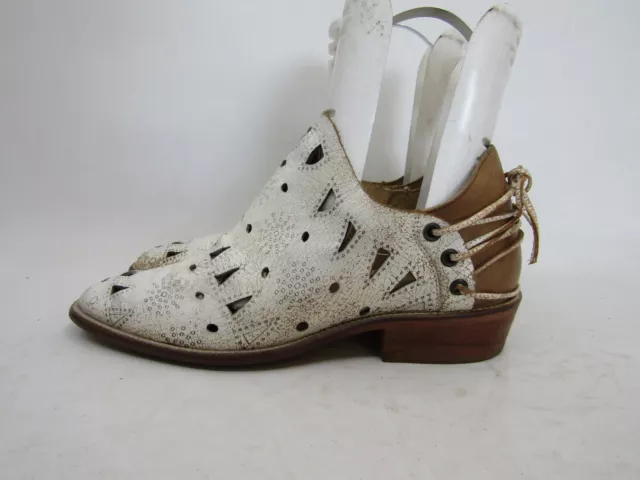 Musse And Cloud Womens Size 10 M White Leather Laces Ankle Fashion Boots Bootie