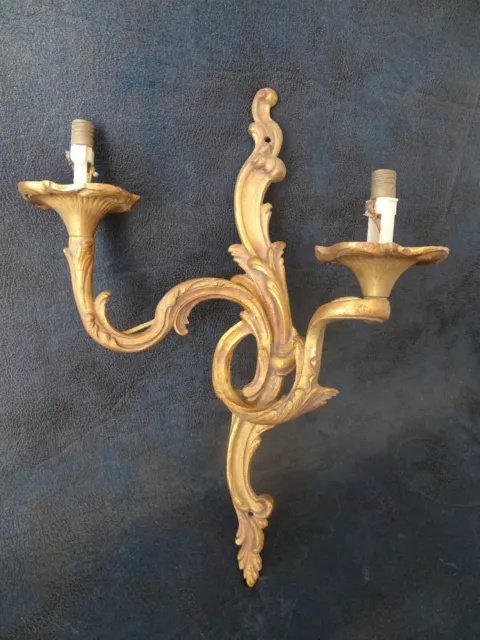 ancienne lampe applique murale 2 feux bronze métal doré style Italie rétro