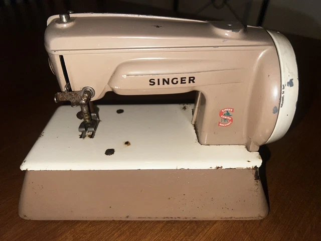 VINTAGE SINGER SEW Handy Child’s Manual Hand Crank 40K Sewing Machine